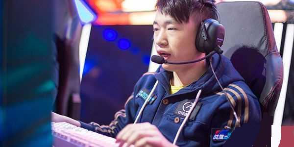 展现出了极 展现出了极