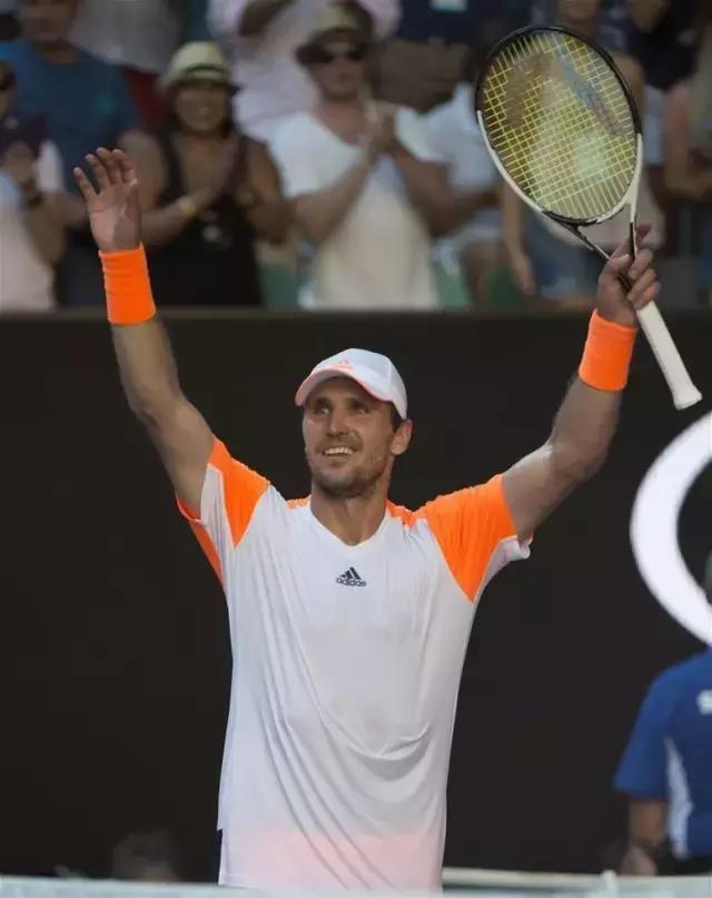 皮球划出完 皮球划出完